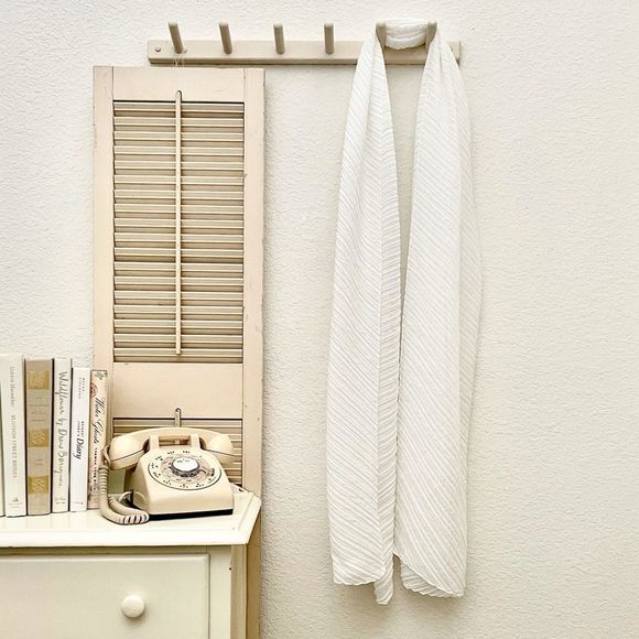 Accordion Pleat Semi Sheer Long Wrap Scarf, White, NWT - Picture 3 of 6